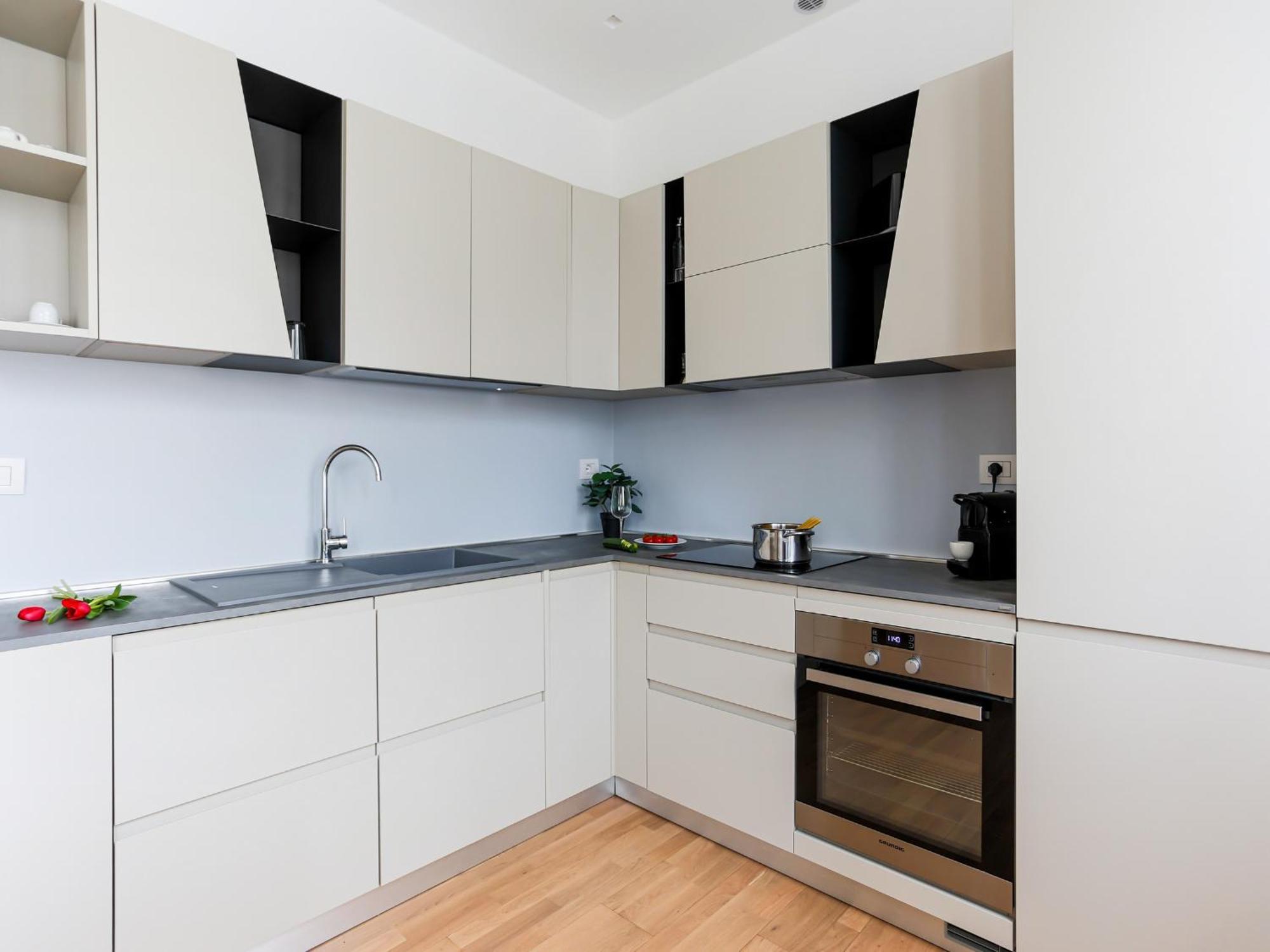 The Best Rent - Bright One-Bedroom Apartment In Corso Vittorio Emanuele II Milan Luaran gambar