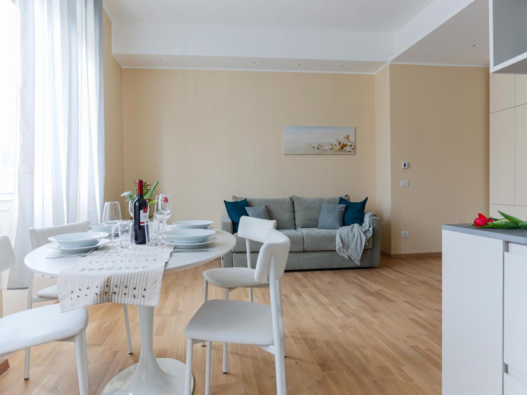 The Best Rent - Bright One-Bedroom Apartment In Corso Vittorio Emanuele II Milan Luaran gambar
