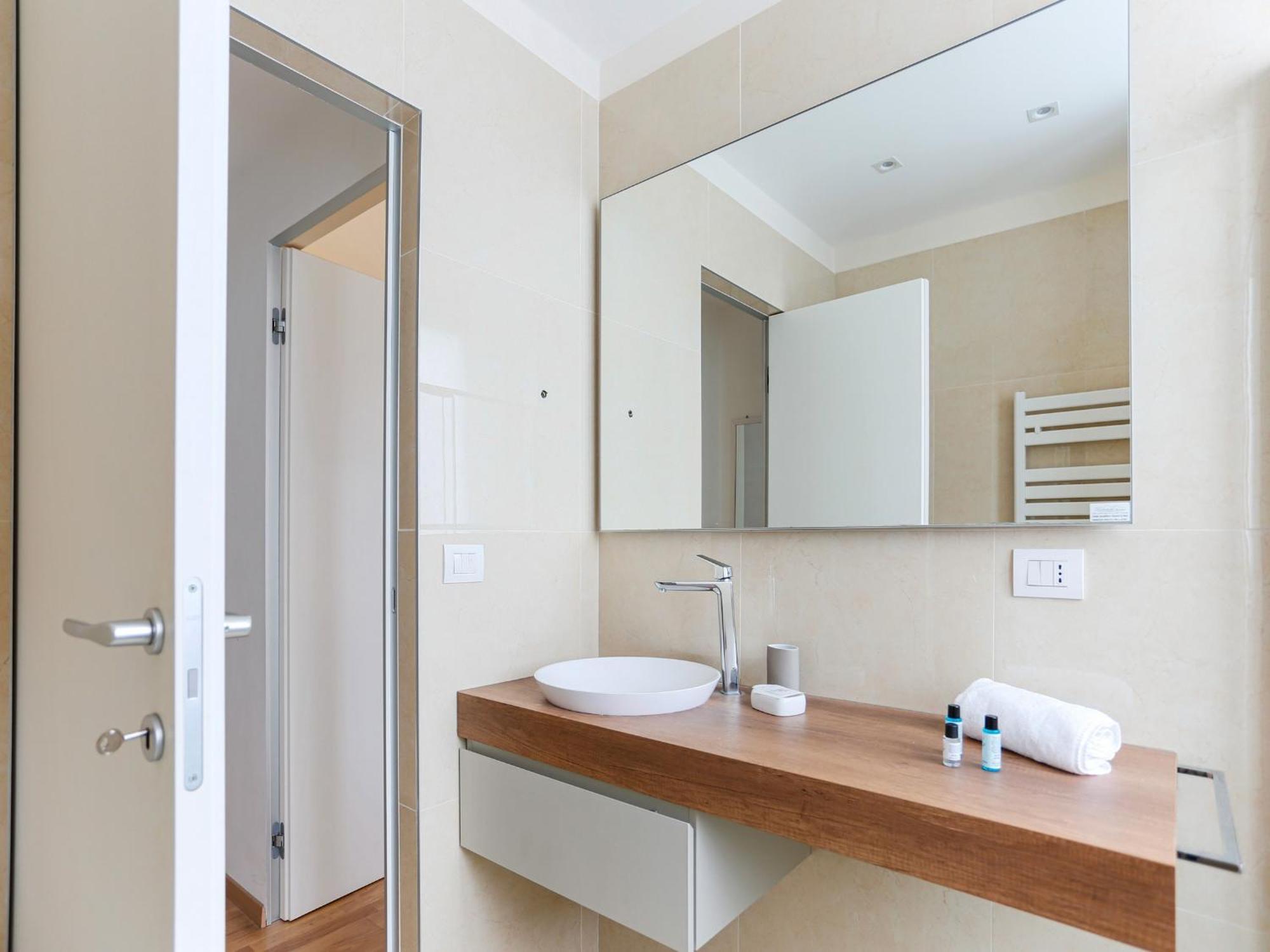 The Best Rent - Bright One-Bedroom Apartment In Corso Vittorio Emanuele II Milan Luaran gambar