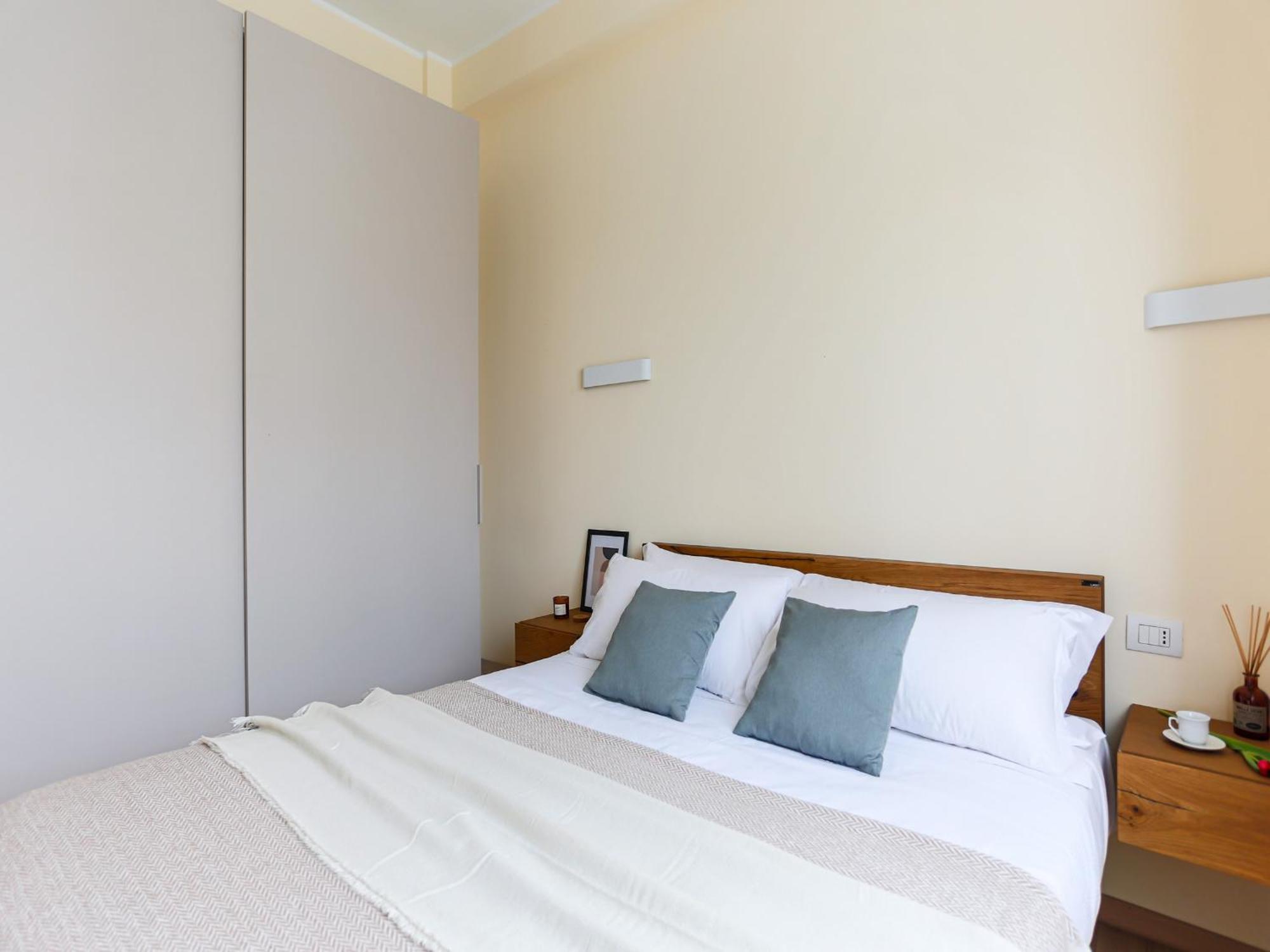 The Best Rent - Bright One-Bedroom Apartment In Corso Vittorio Emanuele II Milan Luaran gambar
