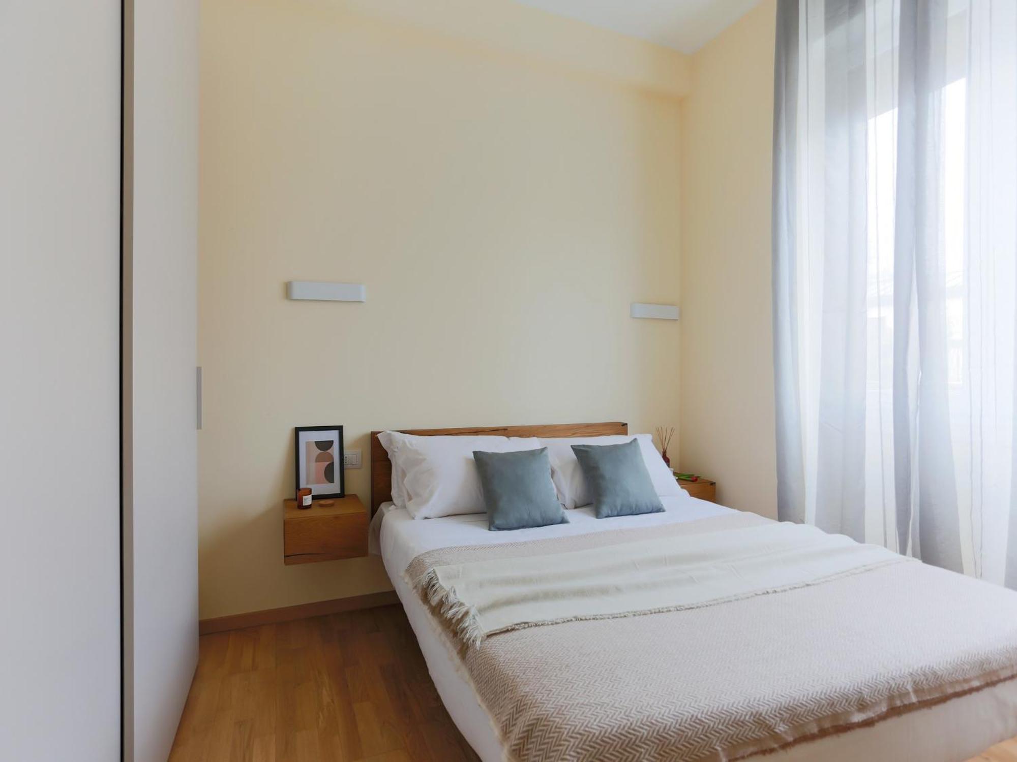 The Best Rent - Bright One-Bedroom Apartment In Corso Vittorio Emanuele II Milan Luaran gambar